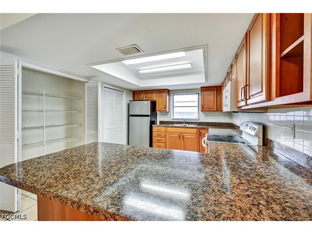4707 SW 8th Place Cape Coral FL 33914 2025015827 image15