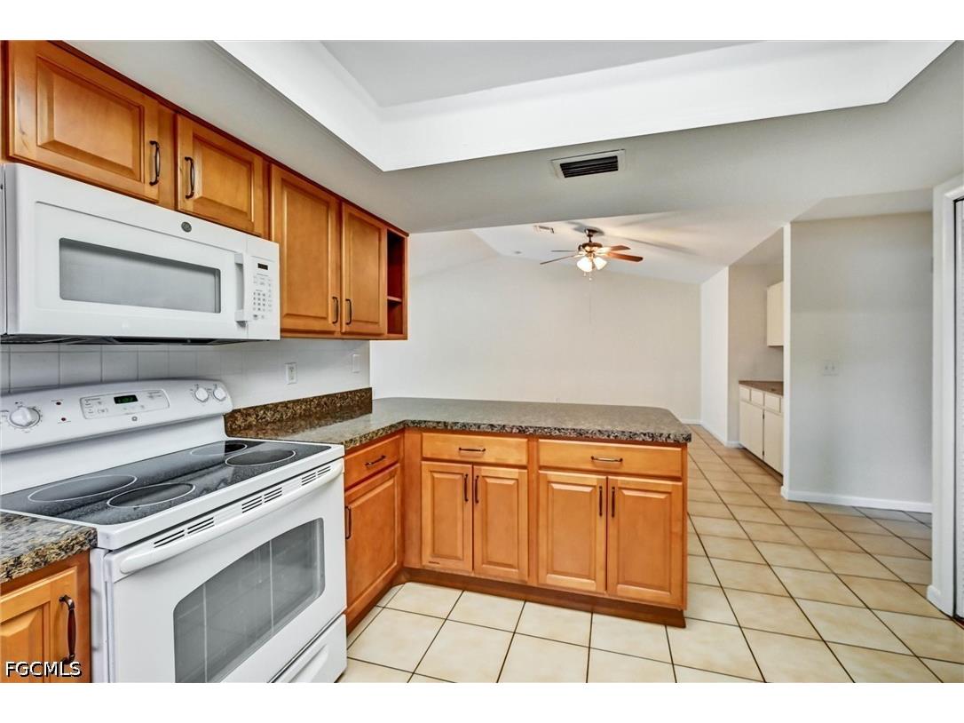 4707 SW 8th Place Cape Coral FL 33914 2025015827 image17