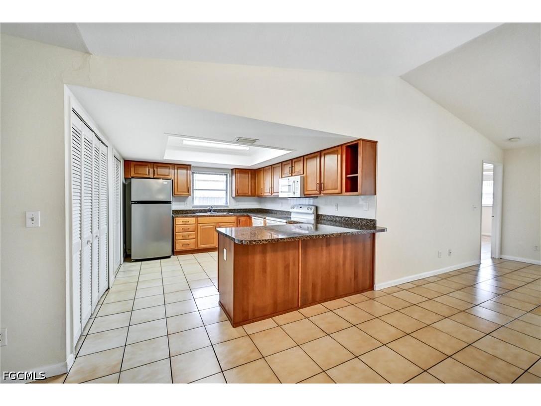 4707 SW 8th Place Cape Coral FL 33914 2025015827 image18