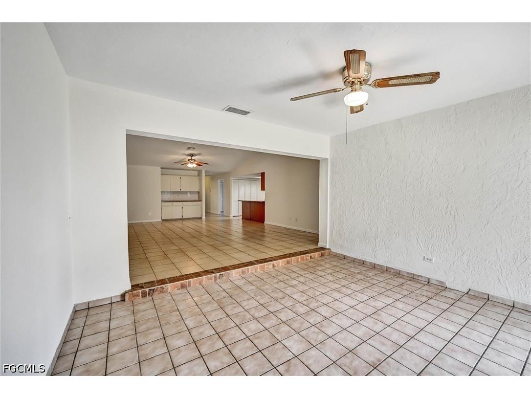 4707 SW 8th Place Cape Coral FL 33914 2025015827 image25