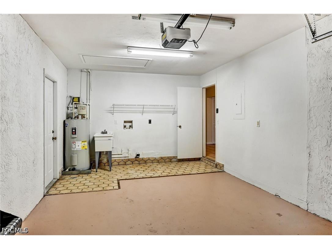 4707 SW 8th Place Cape Coral FL 33914 2025015827 image37
