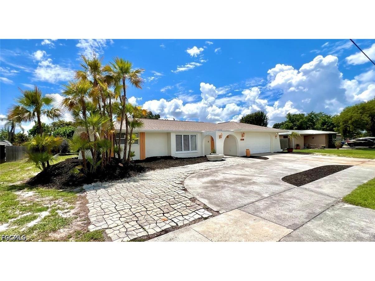 4708 Orange Grove Boulevard North Fort Myers FL 33903 2026027369 image4