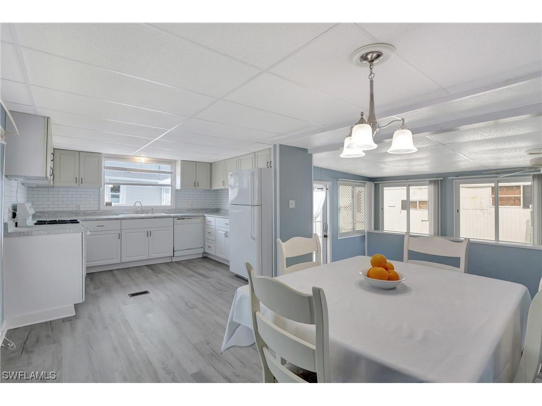 471 Palm Drive #310 Naples FL 34114 223041090 image1