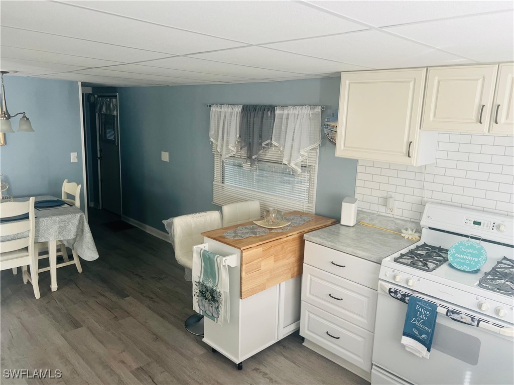 471 Palm Drive #310 Naples FL 34114 225077593 image13