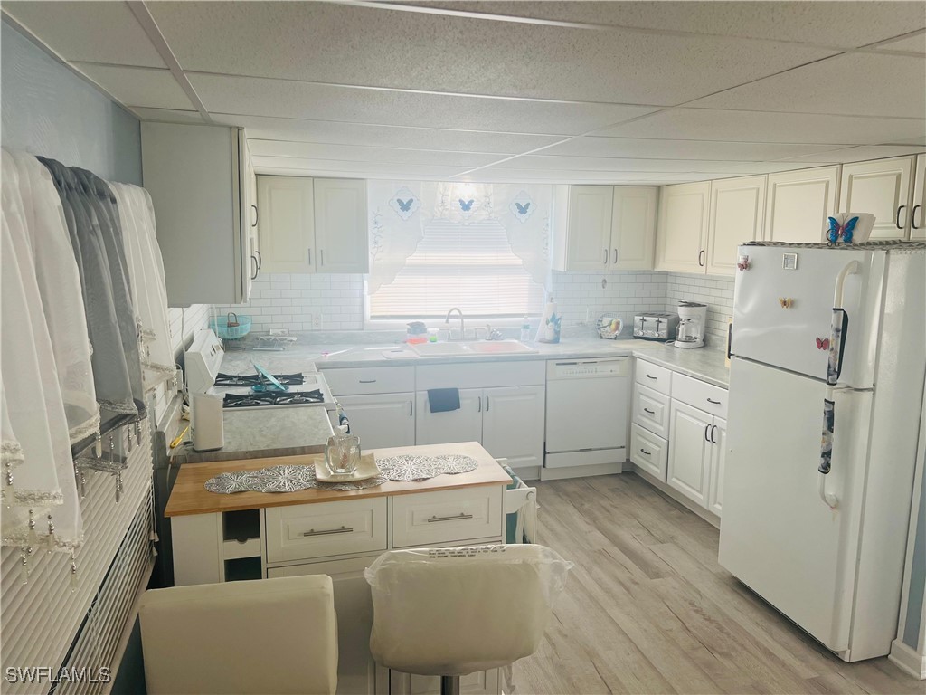 471 Palm Drive #310 Naples FL 34114 225077593 image2