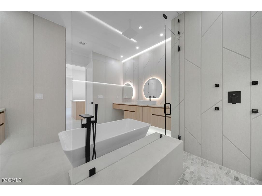 4711 SW 20th Avenue Cape Coral FL 33914 2025024911 image30