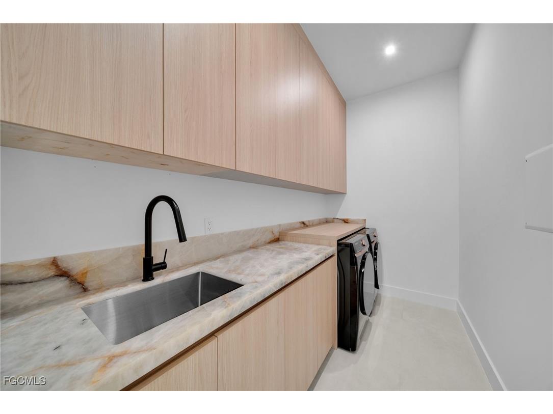 4711 SW 20th Avenue Cape Coral FL 33914 2025024911 image40