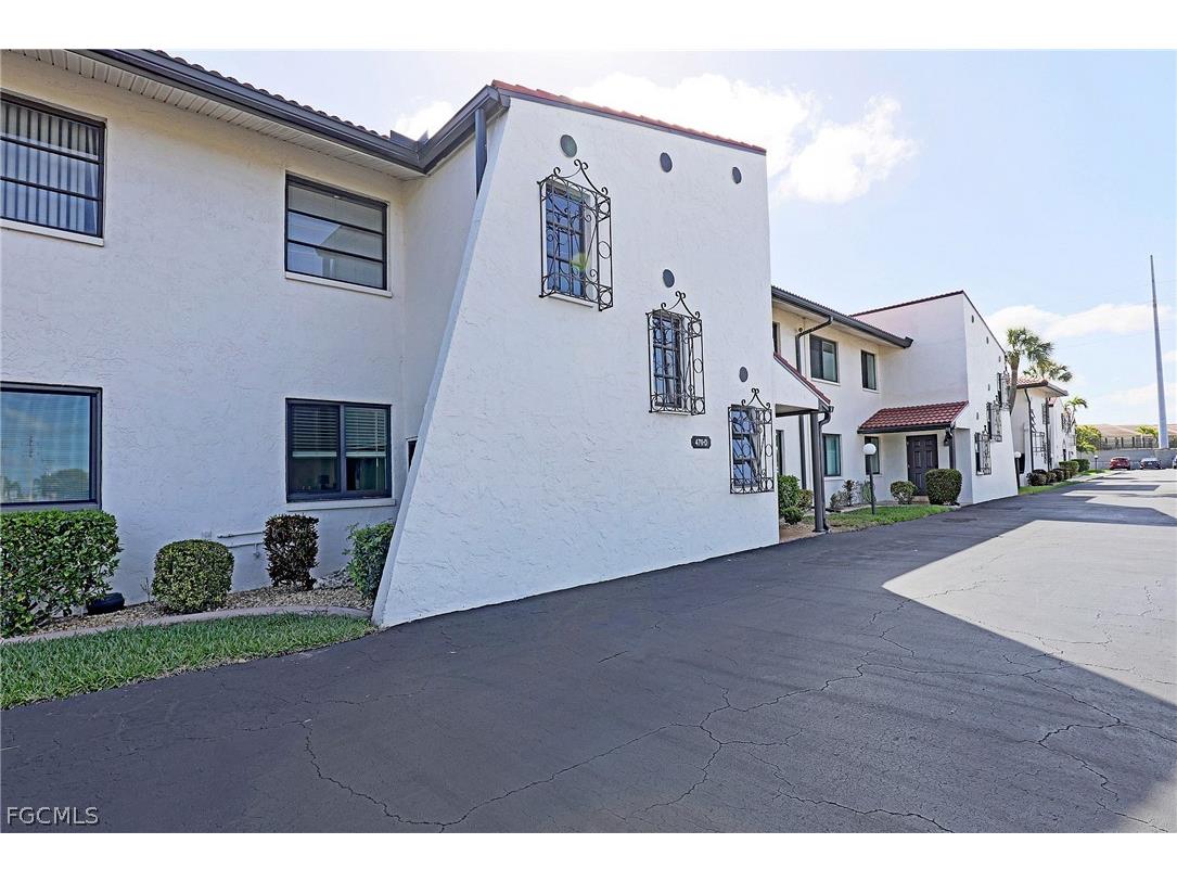4711 Santa Barbara Boulevard #4 Cape Coral FL 33914 2026011676 image1
