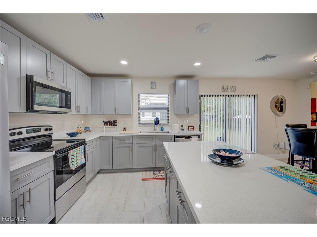 4712 3rd Street W Lehigh Acres FL 33971 2026012628 image7