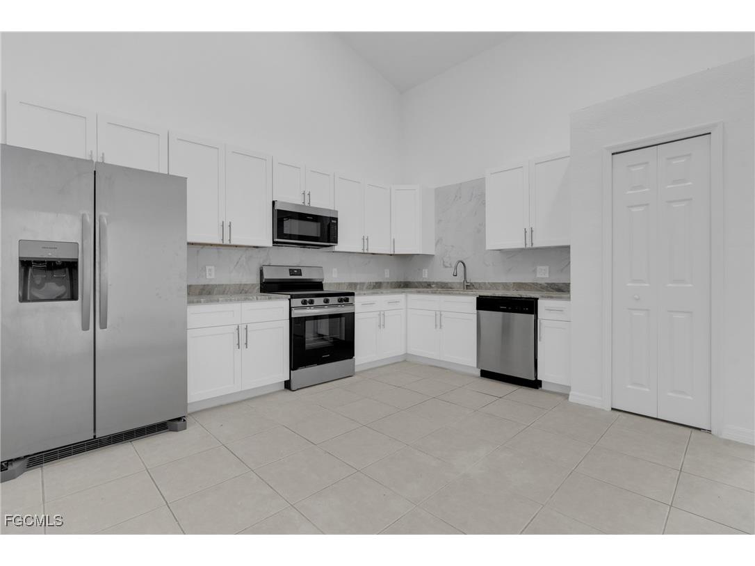 4713/4715 28th Street SW Lehigh Acres FL 33973 2026002722 image4