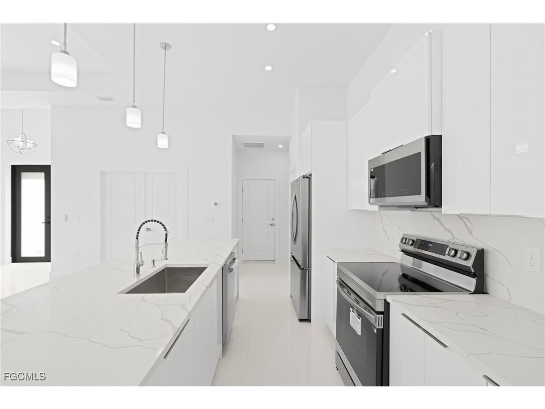 4713 4th Street W Lehigh Acres FL 33971 2025005824 image18