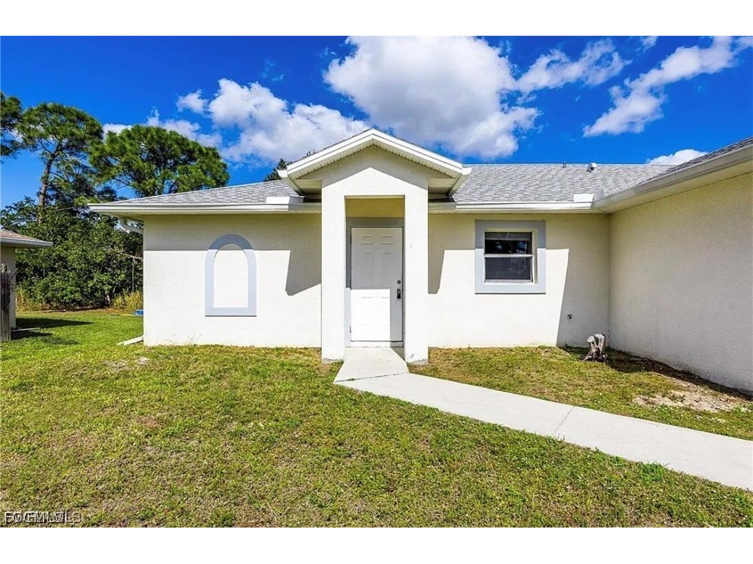 4716 1st Street SW Lehigh Acres FL 33973 2026009618 image1