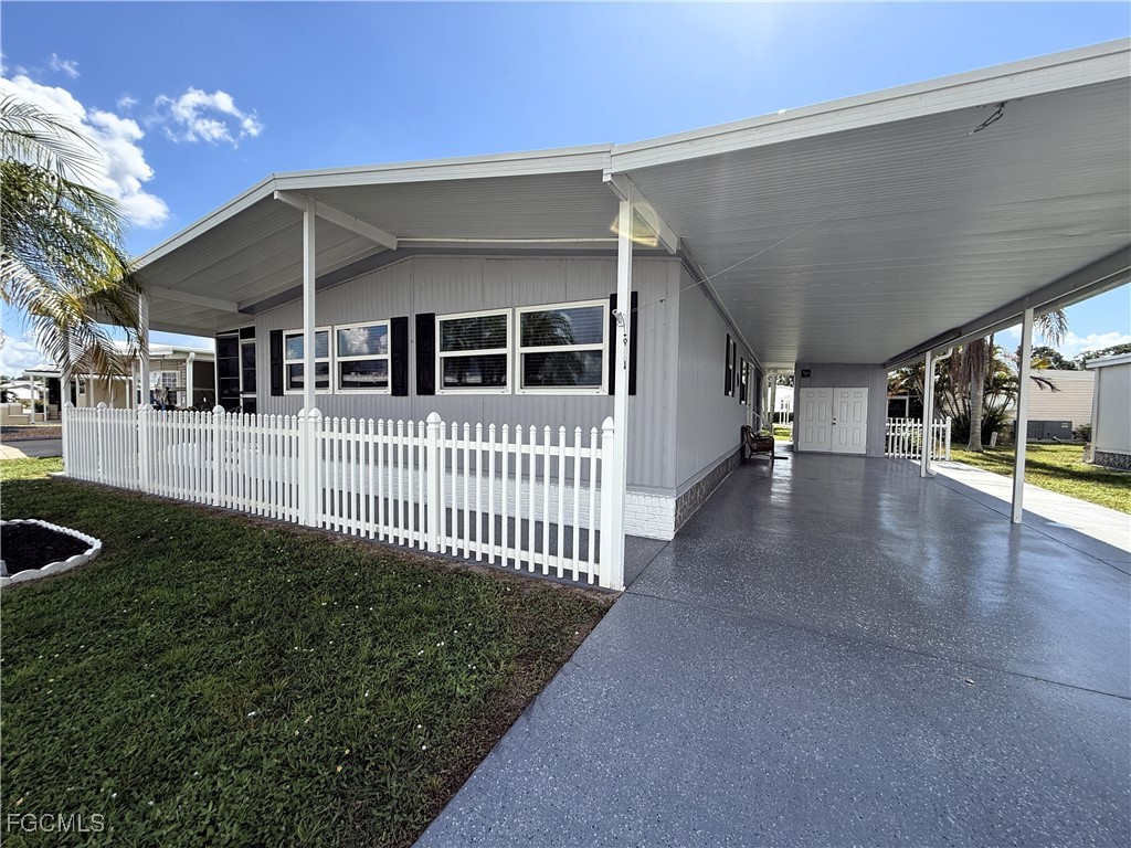 472 Nicklaus Boulevard North Fort Myers FL 33903 2025016386 image34