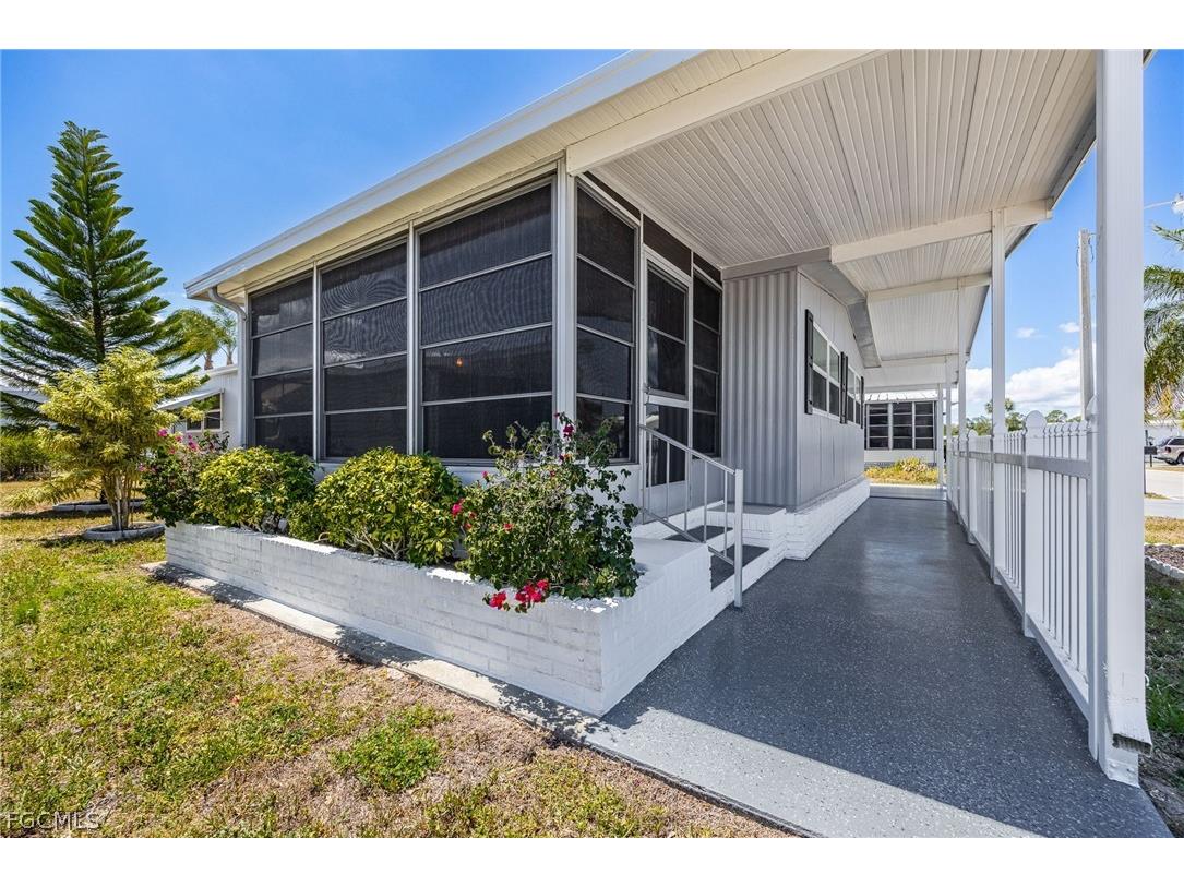 472 Nicklaus Boulevard North Fort Myers FL 33903 2026010491 image3