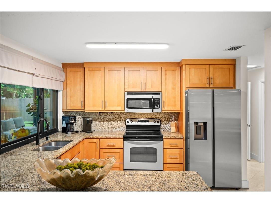 472 Palm River Boulevard Naples FL 34110 225077771 image7