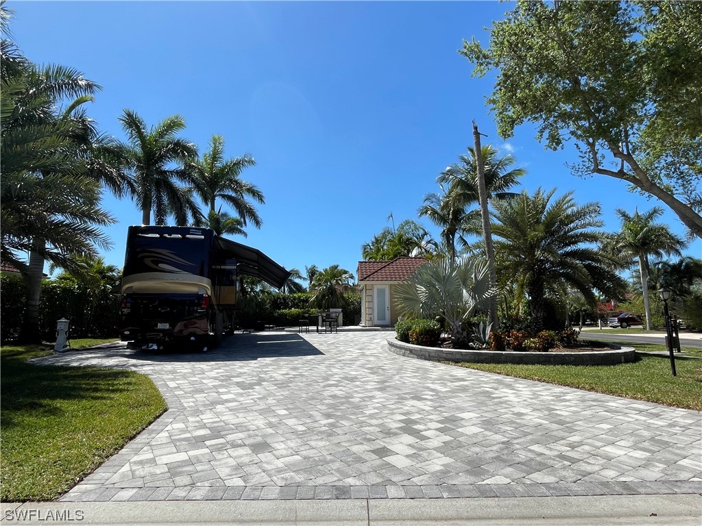 4721 Chariot Court Naples FL 34114 223023971 image1