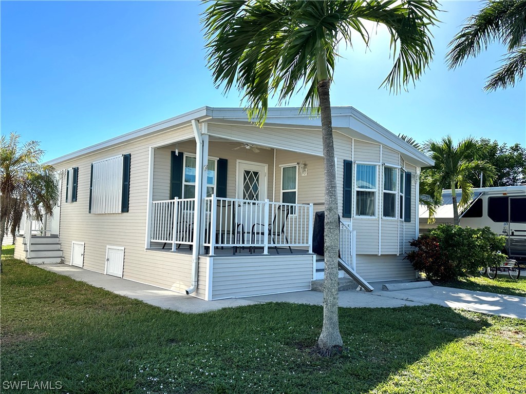 4721 Robert E Lee Boulevard W Estero FL 33928 223081859 image1