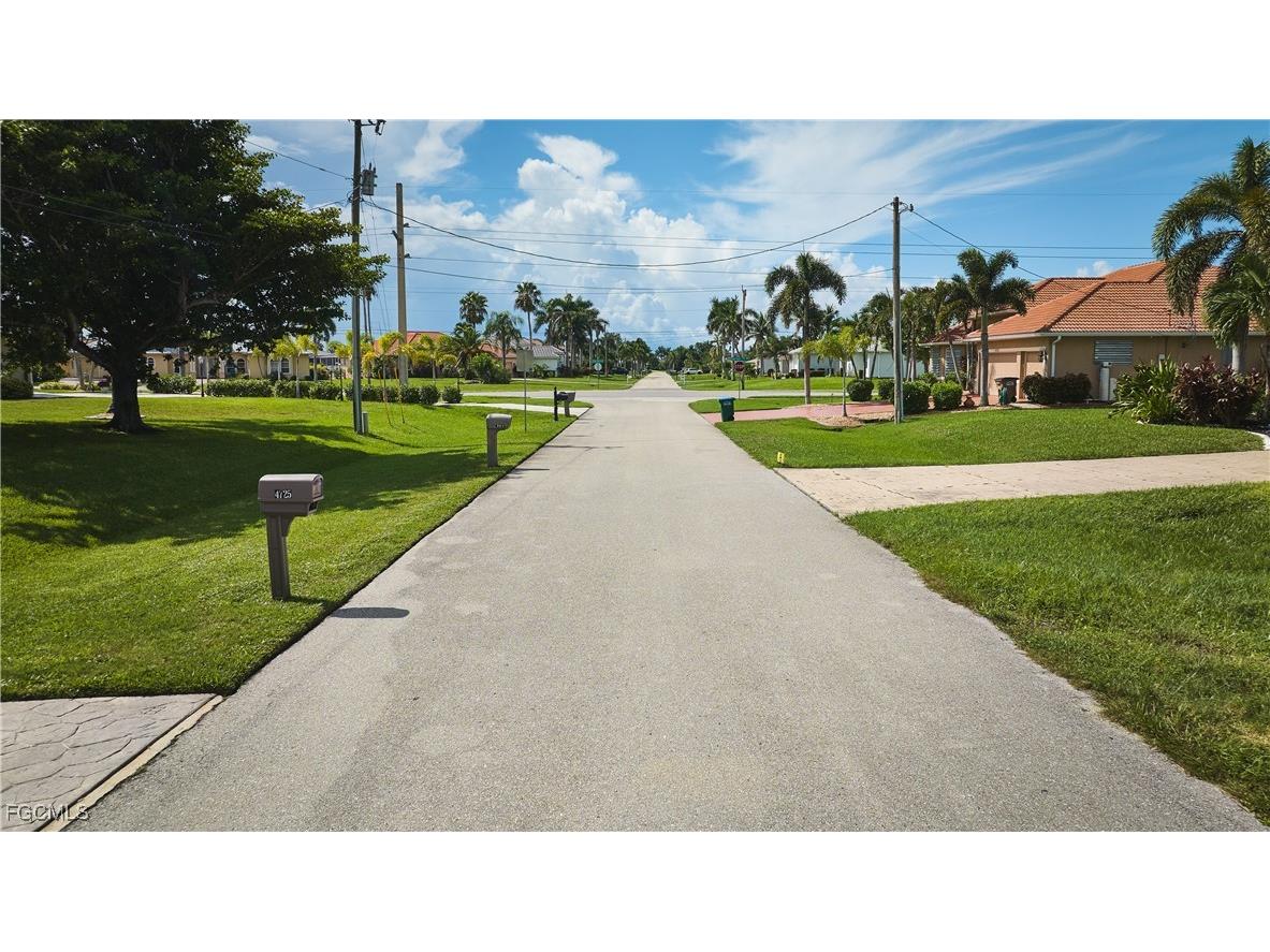 4724 SW 23rd Avenue Cape Coral FL 33914 2025008960 image2