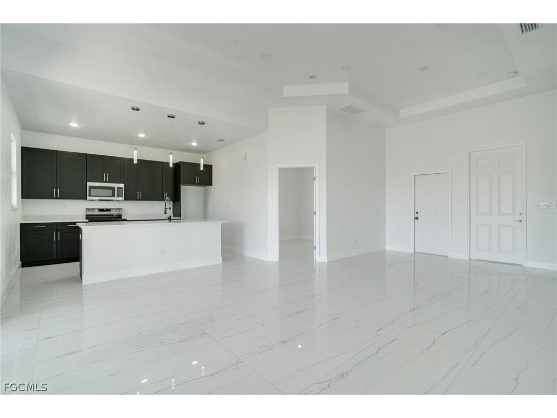 4725/4727 27th Street SW #4727 Lehigh Acres FL 33973 2026006899 image2