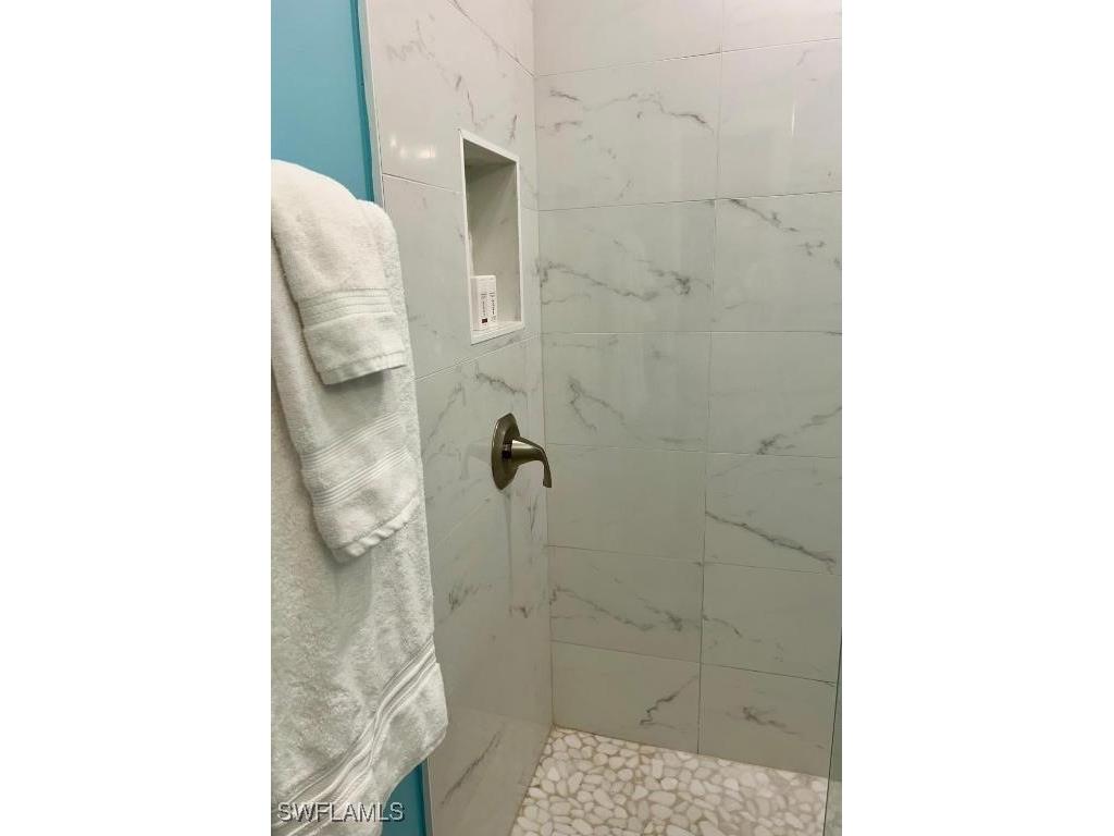 473 12th Avenue S #B2 Naples FL 34102 225077197 image6