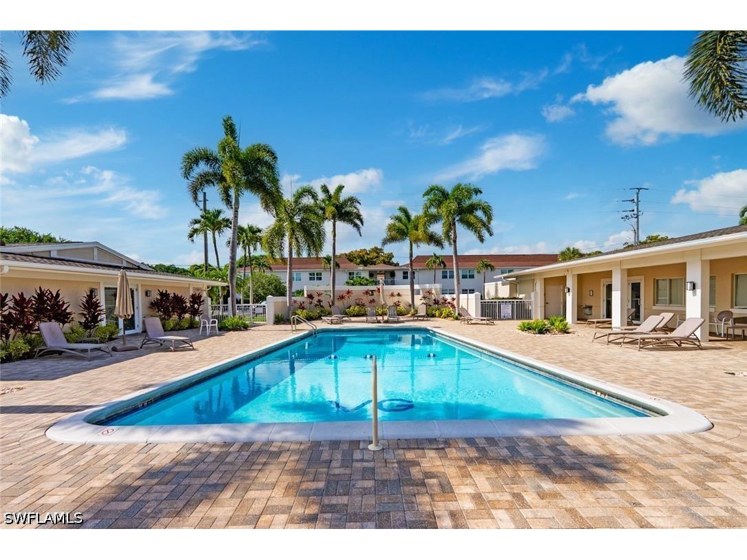 473 12th Avenue S #B2 Naples FL 34102 225083167 image17