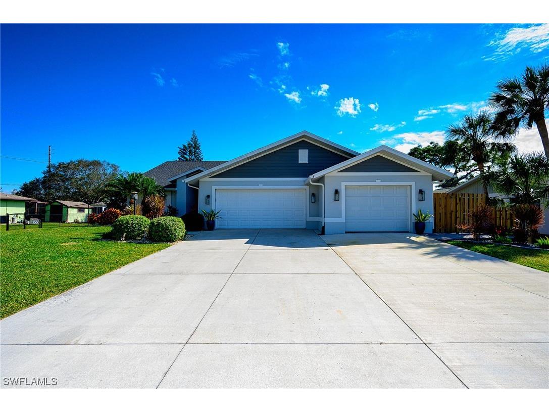 4731 Palmetto Terrace Estero FL 33928 224011738 image1