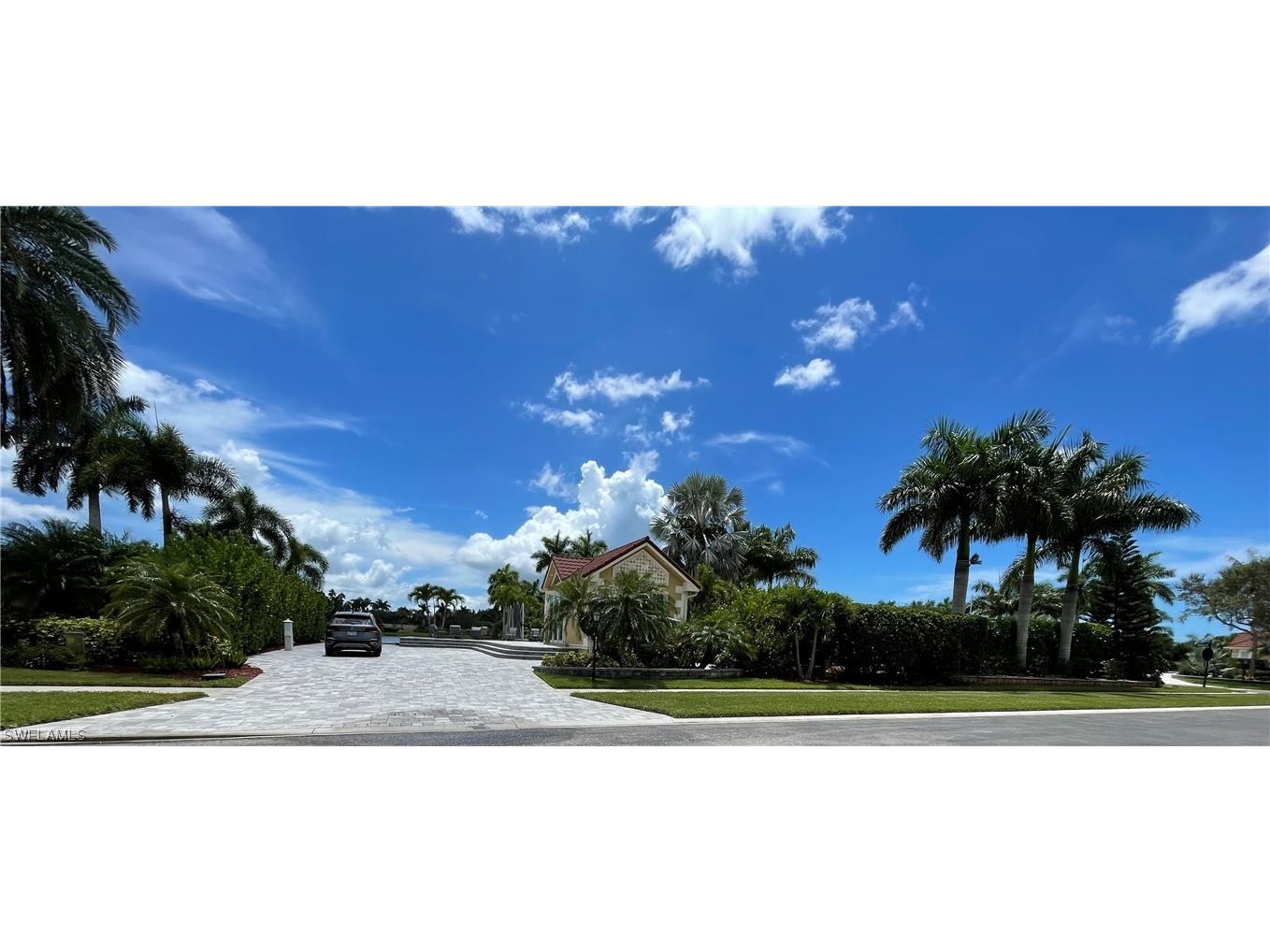 4735 Southern Breeze Drive Naples FL 34114 223095455 image1