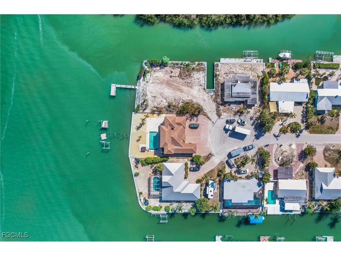 474 Washington Court Fort Myers Beach FL 33931 2025013029 image3
