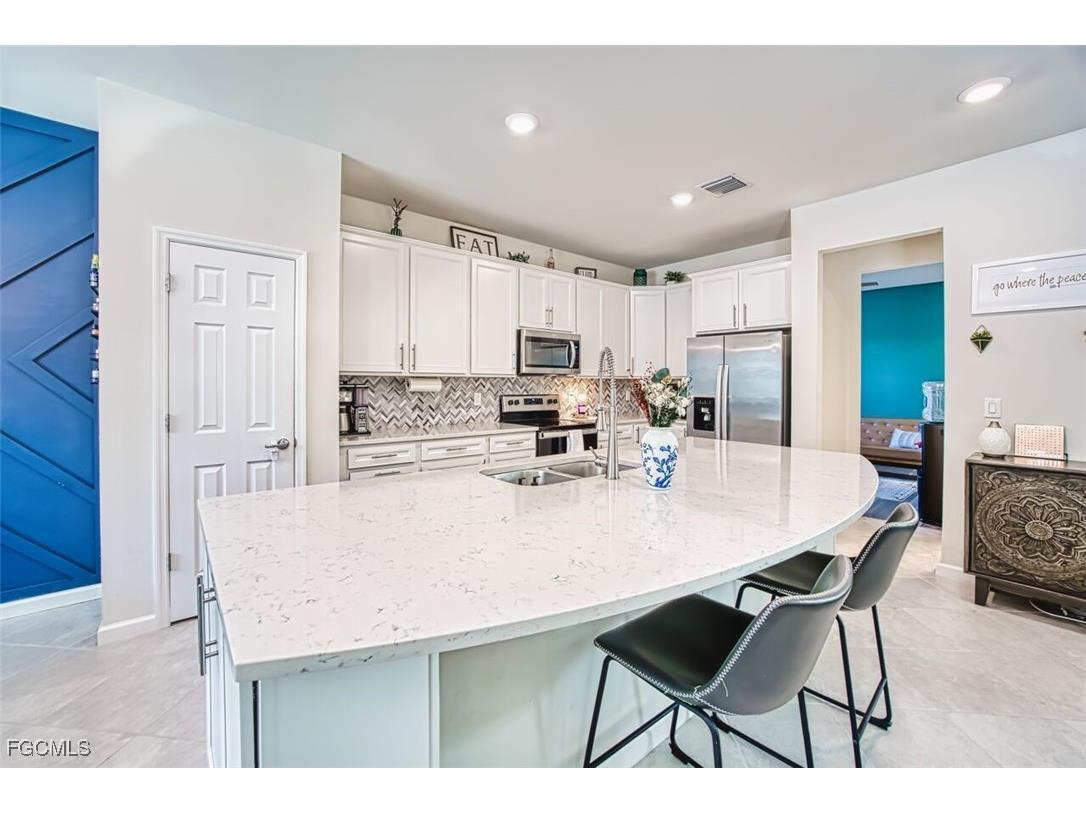 4740 Sea Eagle Court Fort Myers FL 33966 2026005603 image10