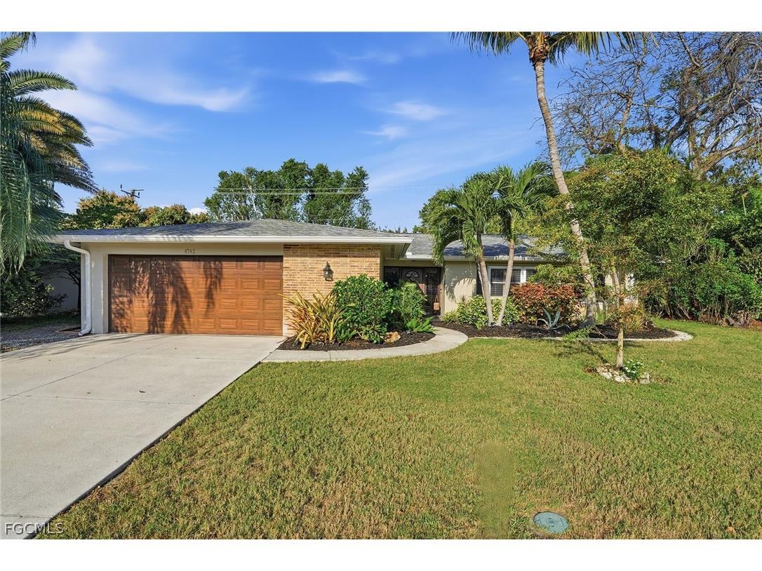 4742 Santa Del Rae Avenue Fort Myers FL 33901 2026013564 image1
