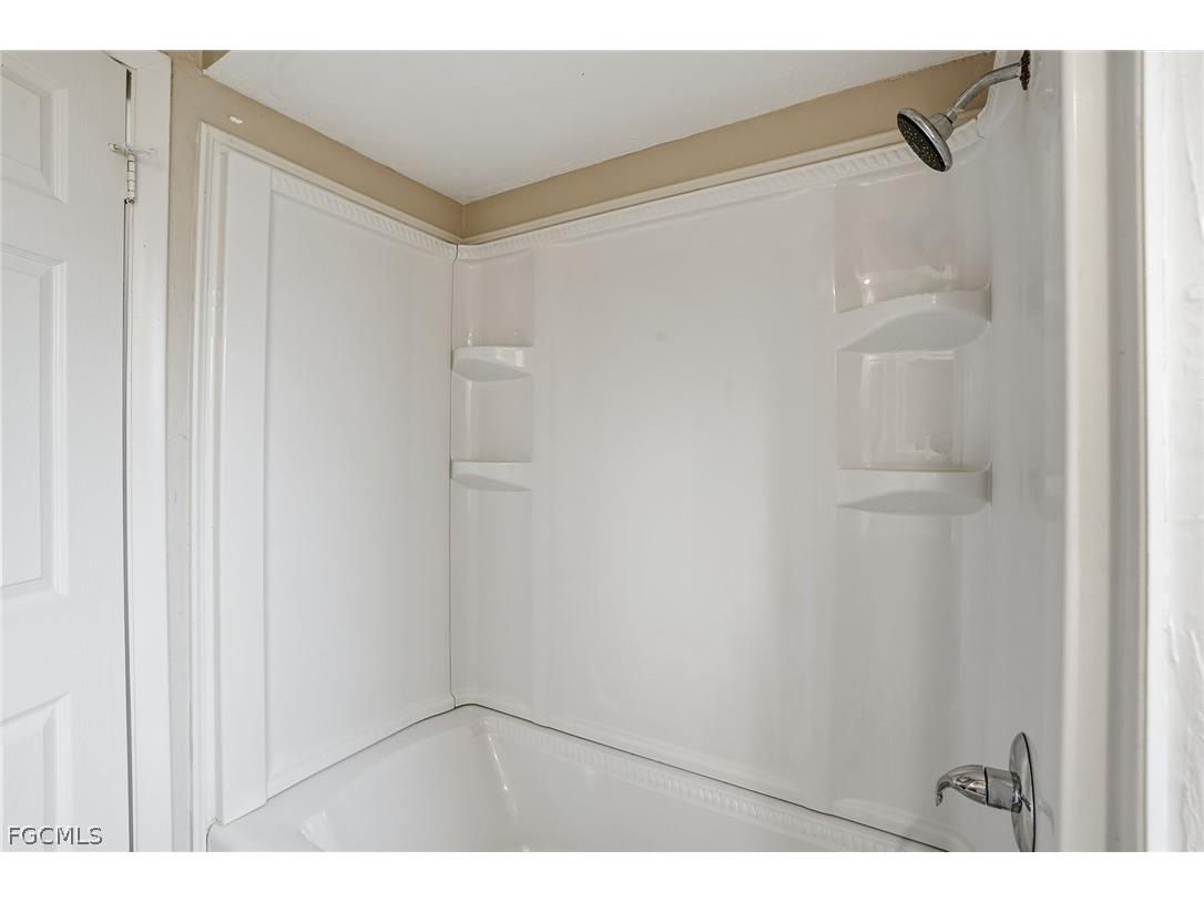 4742 Santa Del Rae Avenue Fort Myers FL 33901 2026013564 image25