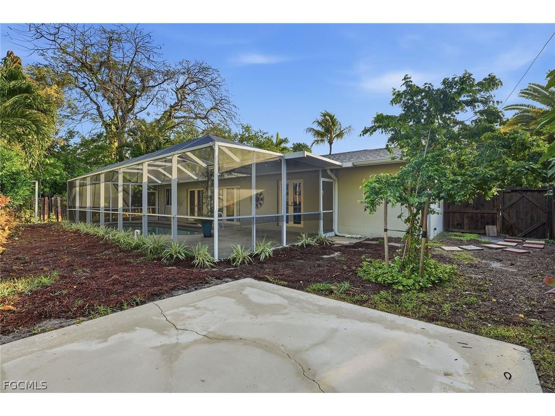 4742 Santa Del Rae Avenue Fort Myers FL 33901 2026013564 image38