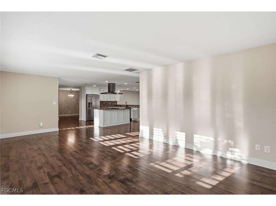 4742 Santa Del Rae Avenue Fort Myers FL 33901 2026013564 image5