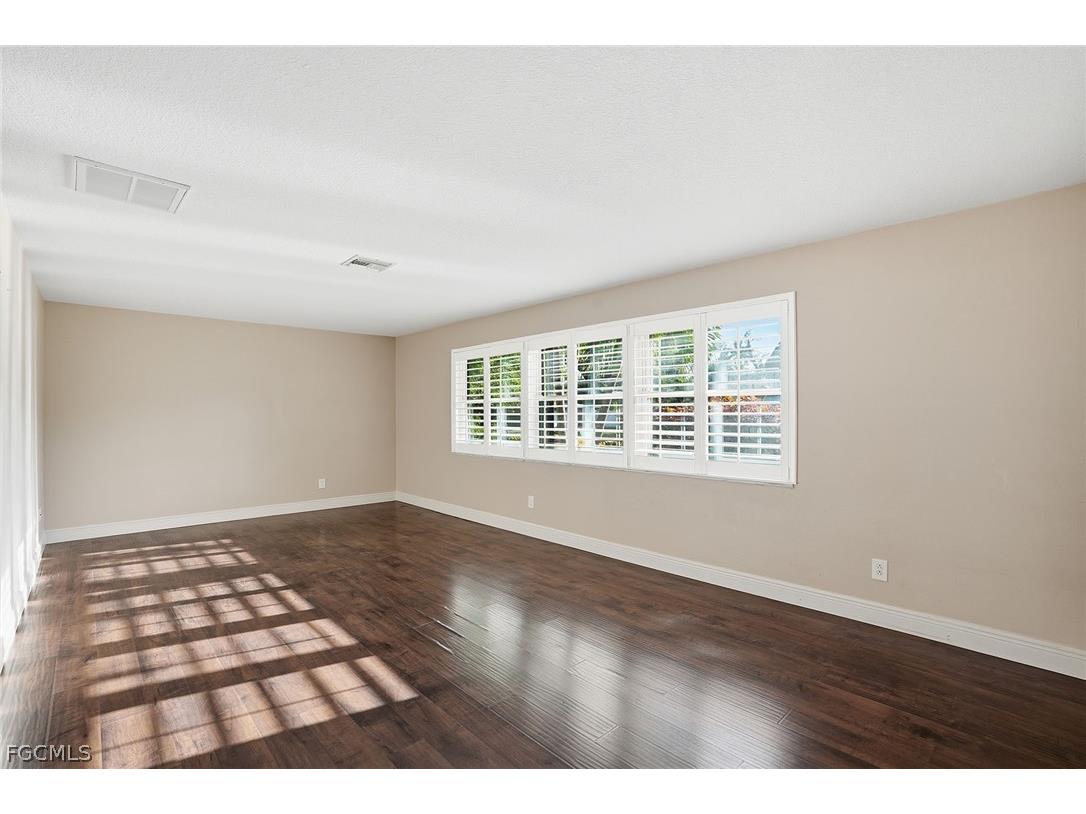 4742 Santa Del Rae Avenue Fort Myers FL 33901 2026013564 image6