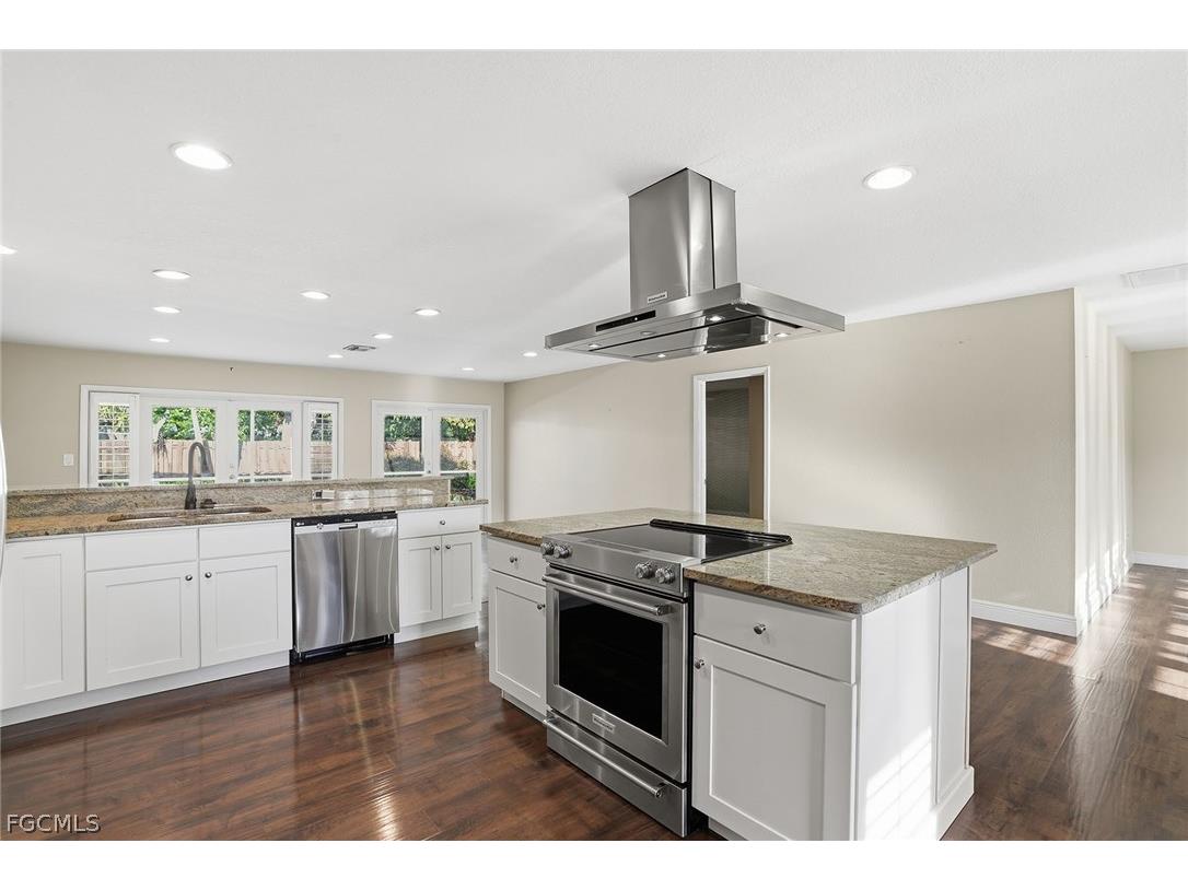 4742 Santa Del Rae Avenue Fort Myers FL 33901 2026013564 image8