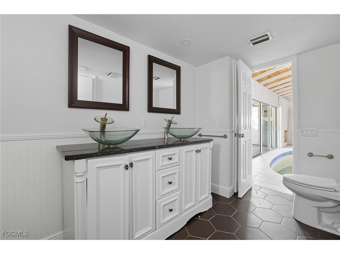 4747 Mcgregor Boulevard Fort Myers FL 33901 2025012768 image16