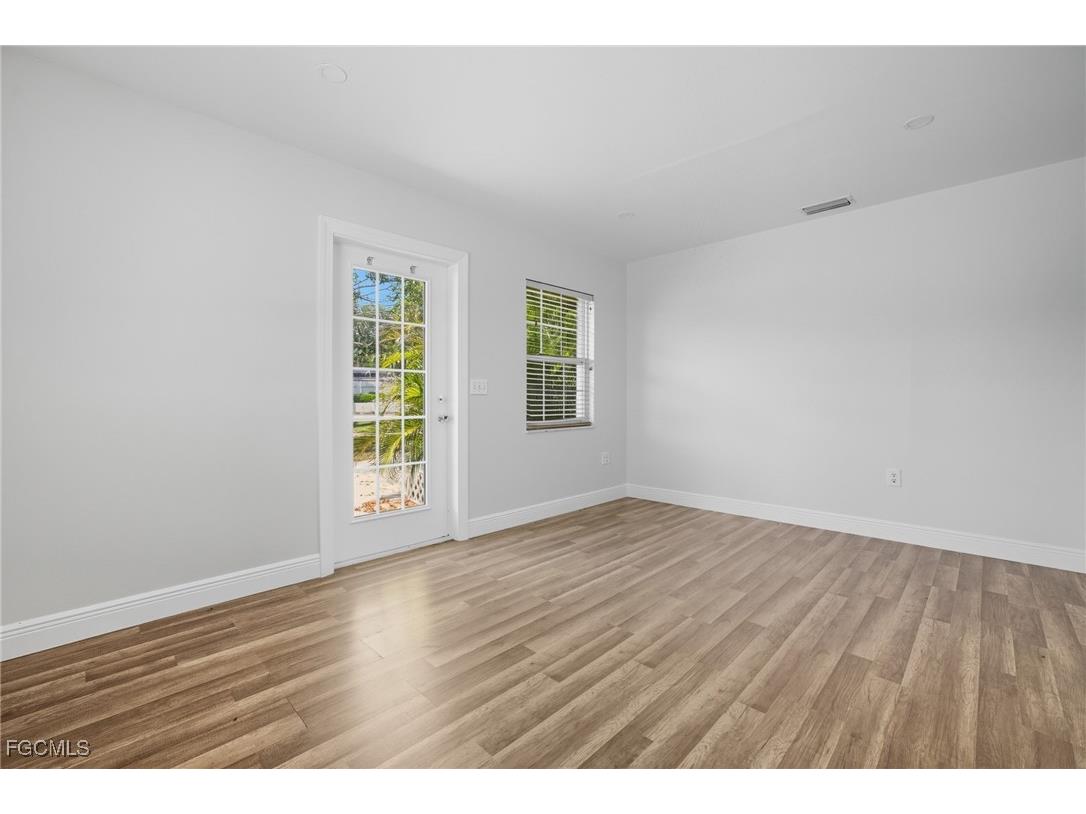 4747 Mcgregor Boulevard Fort Myers FL 33901 2025012768 image3