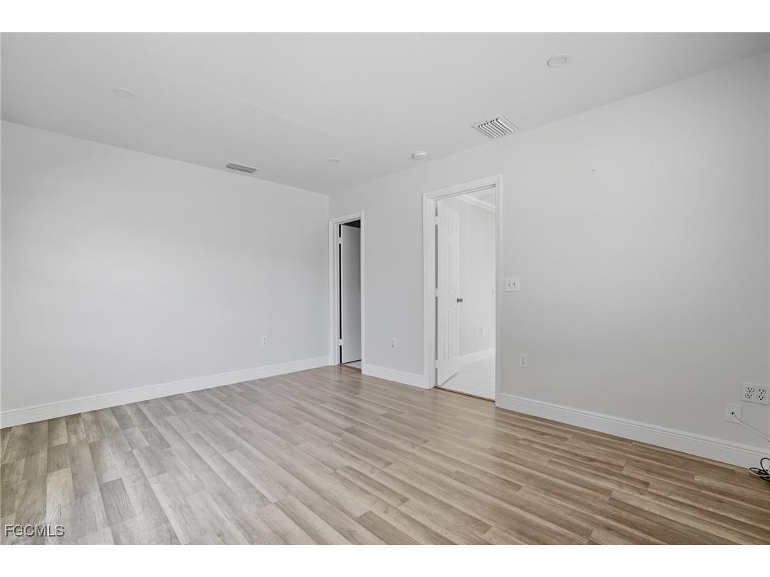4747 Mcgregor Boulevard Fort Myers FL 33901 2025012768 image4