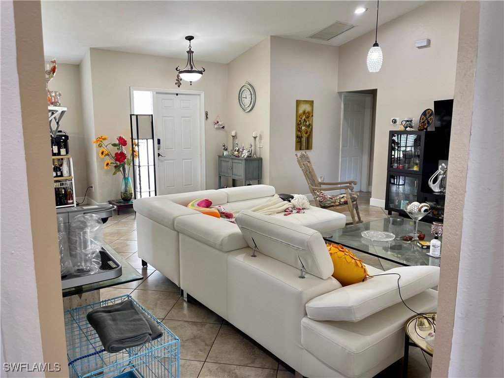 475 41st Avenue NW Naples FL 34120 224082227 image1