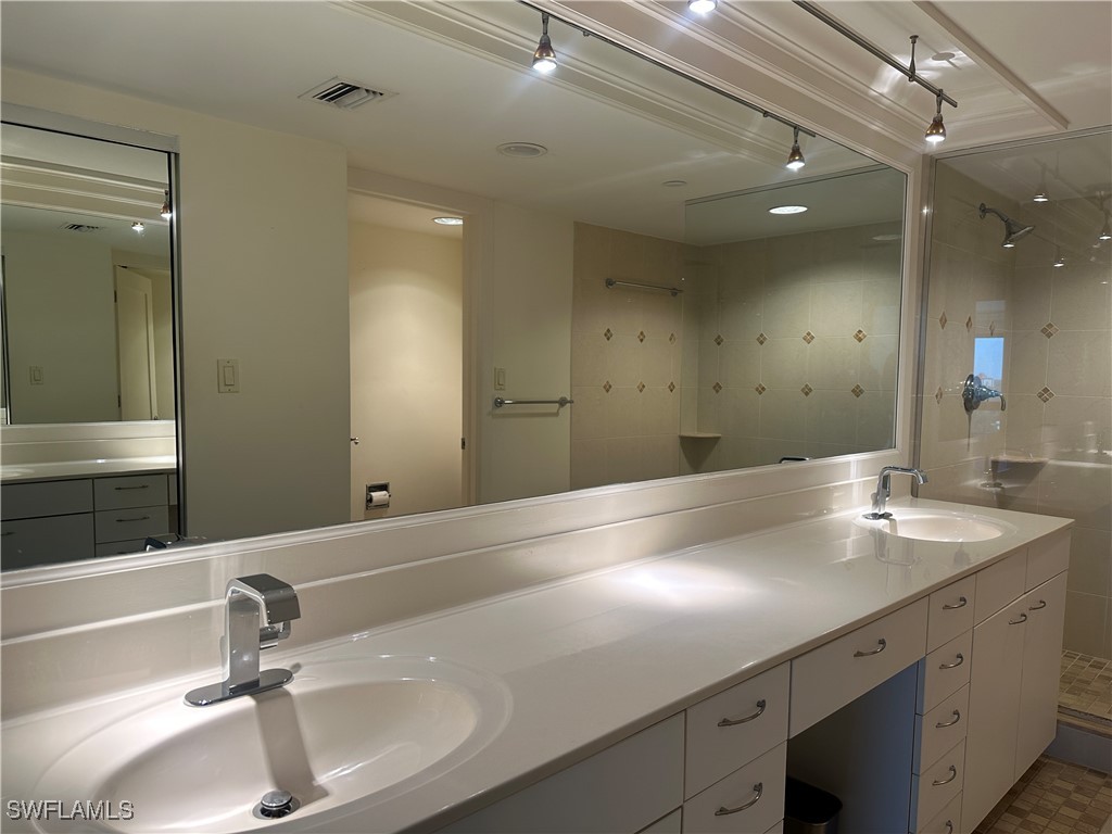 4751 Gulf Shore Boulevard N #1202 Naples FL 34103 225071775 image38