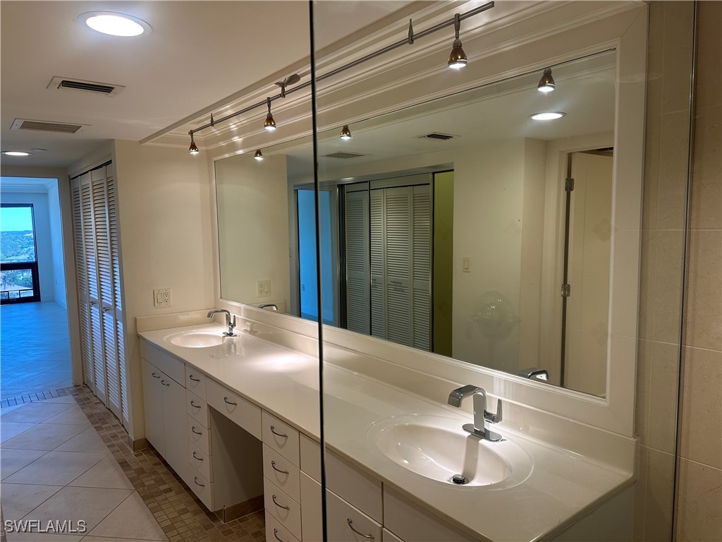 4751 Gulf Shore Boulevard N #1202 Naples FL 34103 225071775 image39