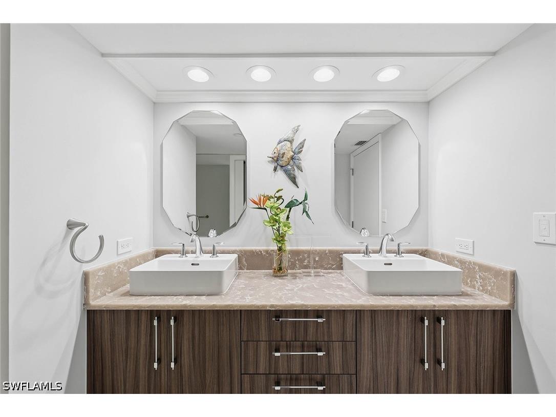 4751 Gulf Shore Boulevard N #1408 Naples FL 34103 225063258 image31