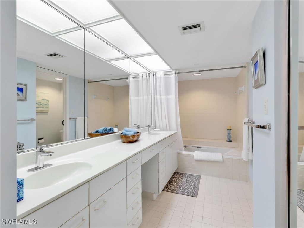 4751 Gulf Shore Boulevard N #602 Naples FL 34103 225079521 image19