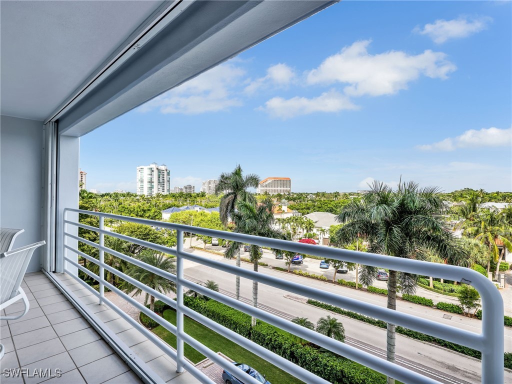 4751 Gulf Shore Boulevard N #602 Naples FL 34103 225079521 image9