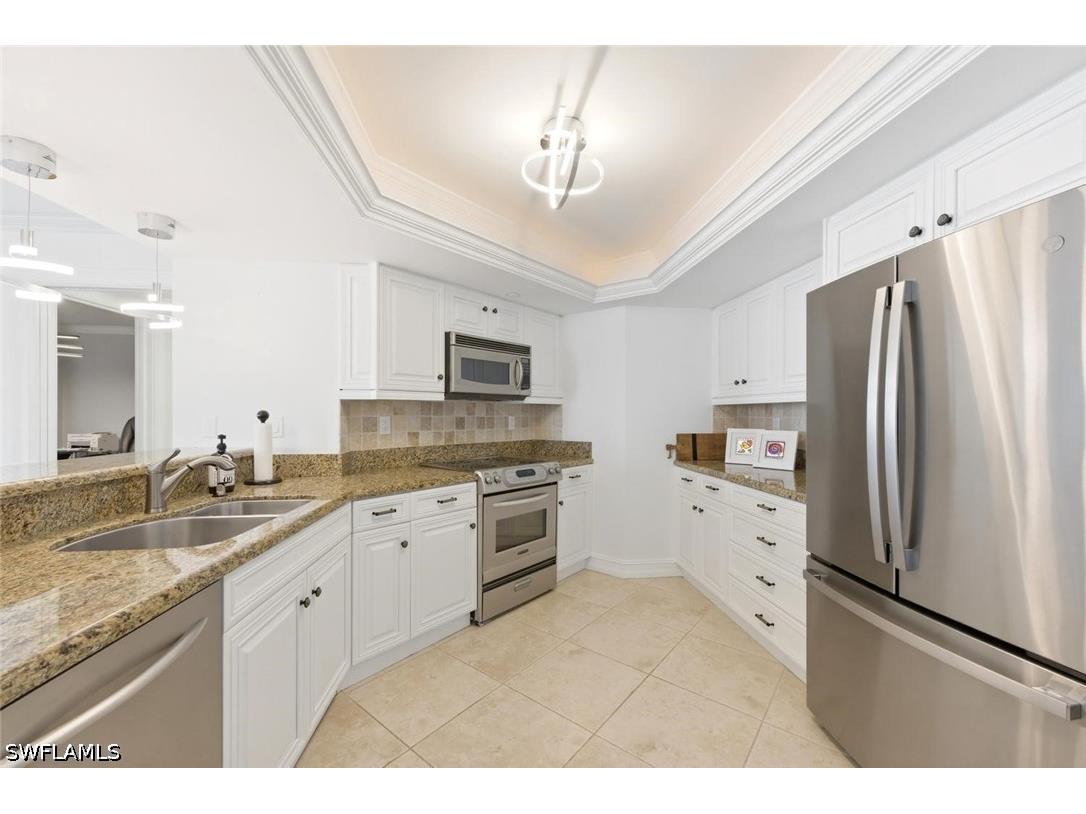4751 Gulf Shore Boulevard N #PH7 Naples FL 34103 226016879 image13