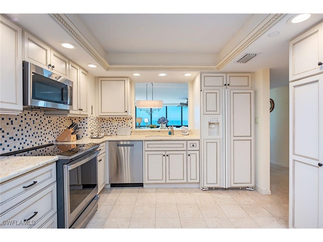 4751 Gulf Shore Boulevard N #PH8 Naples FL 34103 226005493 image4