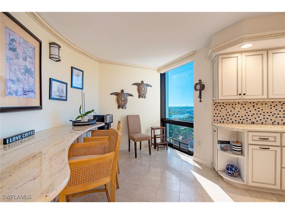 4751 Gulf Shore Boulevard N #PH8 Naples FL 34103 226005493 image8