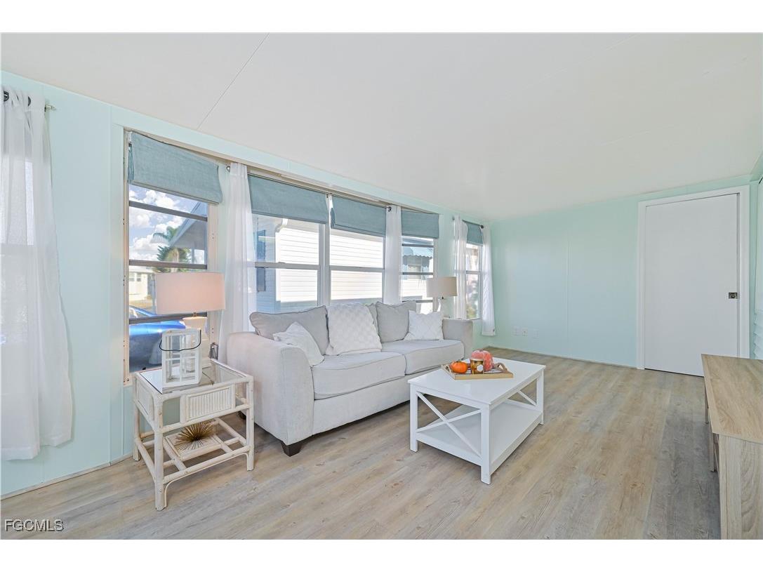 4751 Liberty Lane W Estero FL 33928 2025020833 image7