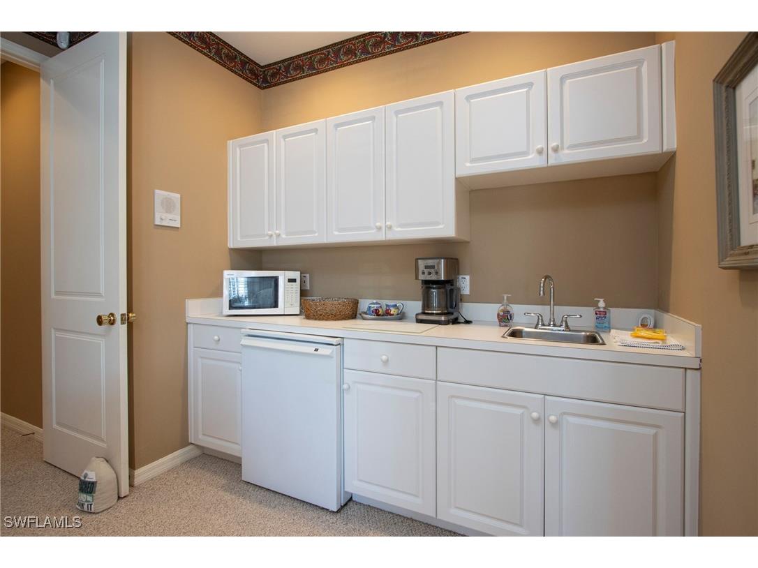 476 1st Avenue N Naples FL 34102 226001787 image16