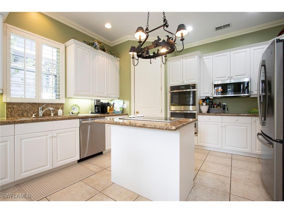 476 1st Avenue N Naples FL 34102 226001787 image21